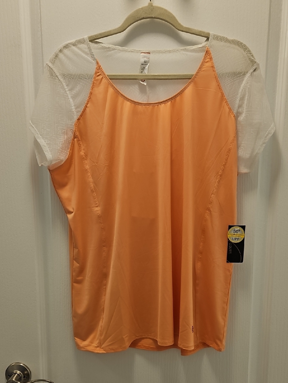 NWT.  Siz2 XXL.  Peach Mesh Sleeve Athletic Top